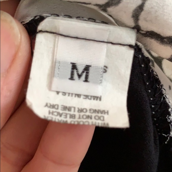 Raffi Silky Top, Women's White and Black Pattern M - Picture 5 of 7